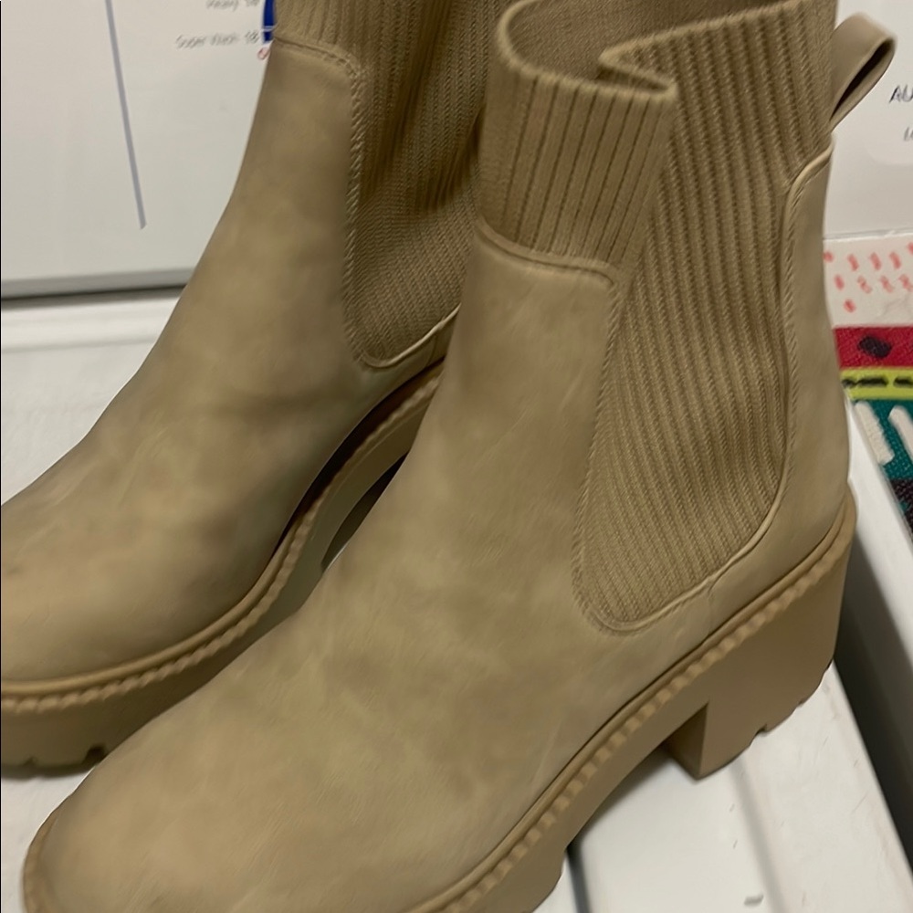 Tan Chelsea Ankle Boots with Elastic Panels